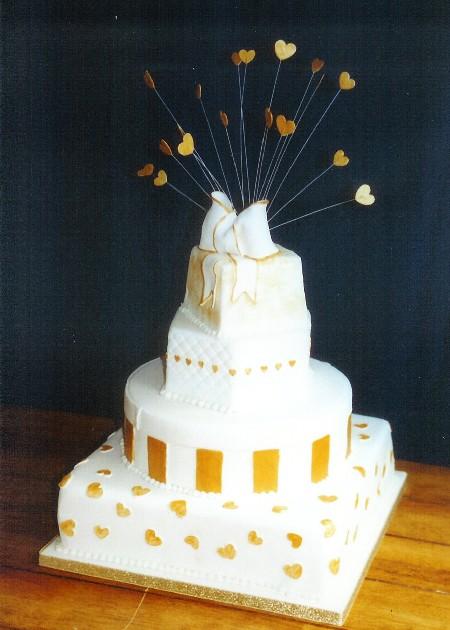 Gold Parcel Wedding Cake  Ref IC712