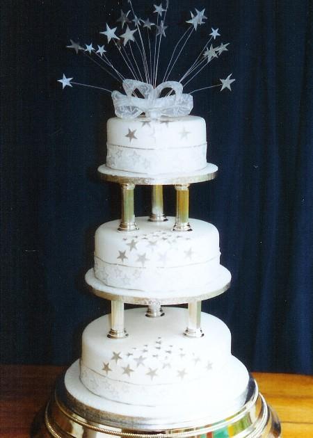 Silver Stars Wedding Cake Ref IC722
