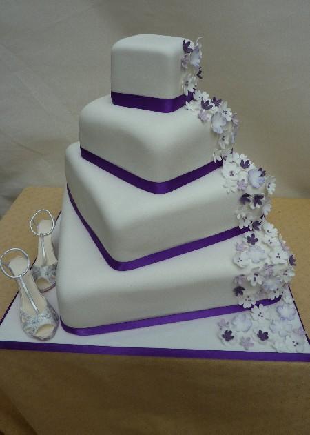 Flowers and shoes cake Ref IC114