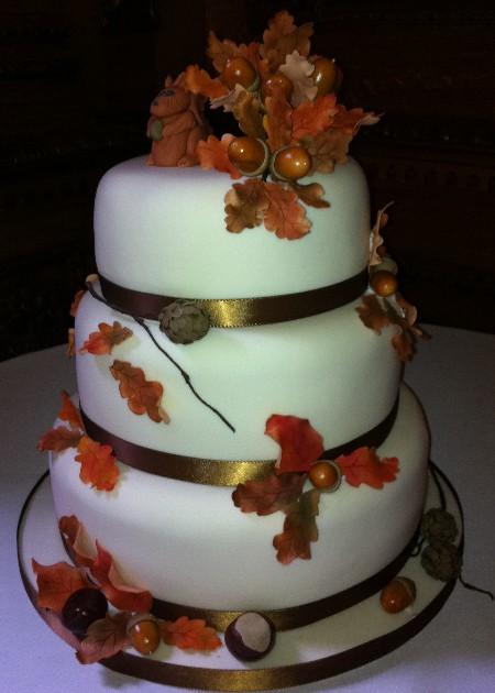 Autumnal Wedding Cake IC119