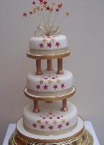Gold and Red Stars Wedding Cake  Ref  IC023