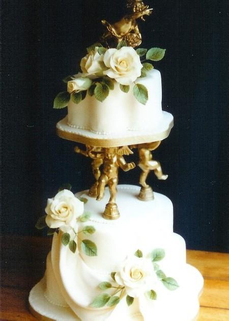 Cherubs Wedding Cake  Ref IC704