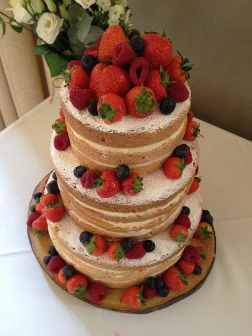 Naked Cake with Fresh Fruit